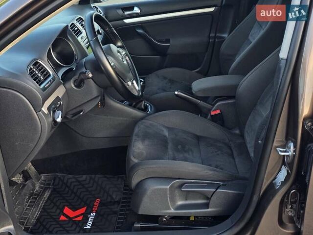 Фольксваген Гольф 2012 у Хмельницькому на Automoto.ua Коричневий Фольксваген Гольф, об'ємом двигуна 1.39 л та пробігом 241 тис. км за 6799 $, фото 33 на Automoto.ua
