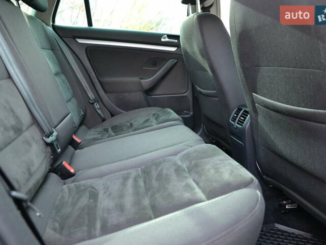 Коричневый Фольксваген Гольф, объемом двигателя 1.2 л и пробегом 181 тыс. км за 7999 $, фото 18 на Automoto.ua