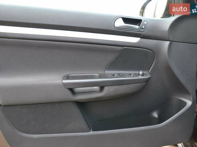 Коричневый Фольксваген Гольф, объемом двигателя 1.2 л и пробегом 181 тыс. км за 7999 $, фото 15 на Automoto.ua