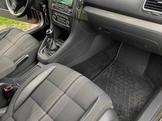 Коричневый Фольксваген Гольф, объемом двигателя 1.6 л и пробегом 350 тыс. км за 8300 $, фото 14 на Automoto.ua