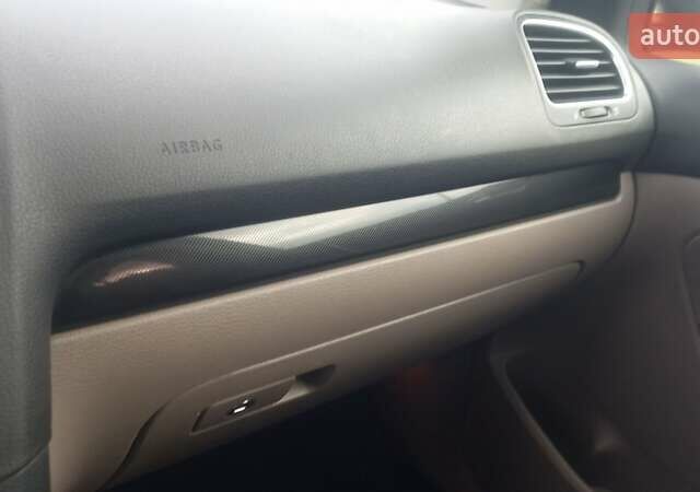 Коричневый Фольксваген Гольф, объемом двигателя 1.6 л и пробегом 258 тыс. км за 8100 $, фото 12 на Automoto.ua