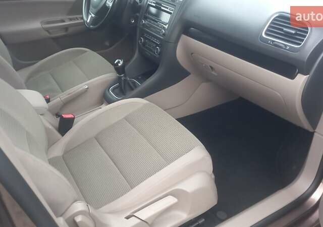 Коричневый Фольксваген Гольф, объемом двигателя 1.6 л и пробегом 258 тыс. км за 8100 $, фото 23 на Automoto.ua