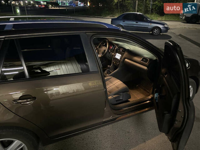 Коричневый Фольксваген Гольф, объемом двигателя 1.6 л и пробегом 313 тыс. км за 7600 $, фото 4 на Automoto.ua