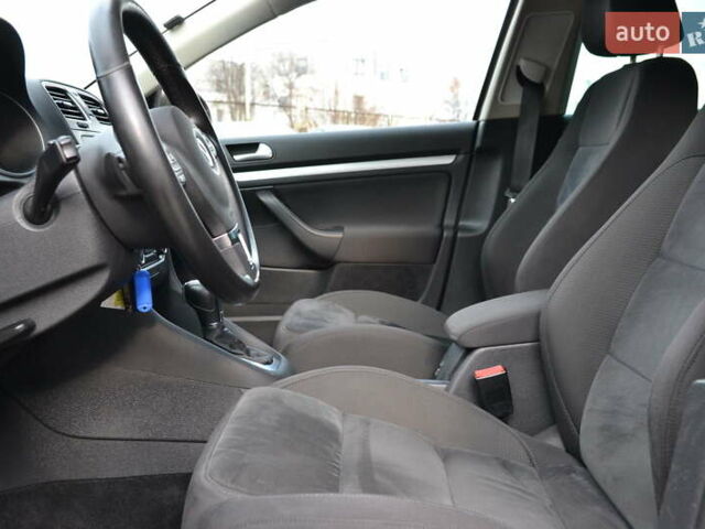 Коричневый Фольксваген Гольф, объемом двигателя 1.2 л и пробегом 181 тыс. км за 7999 $, фото 13 на Automoto.ua