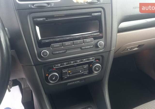 Коричневый Фольксваген Гольф, объемом двигателя 1.6 л и пробегом 258 тыс. км за 8100 $, фото 9 на Automoto.ua