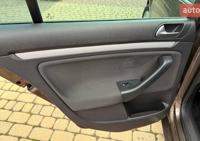 Коричневий Фольксваген Гольф, об'ємом двигуна 1.6 л та пробігом 189 тис. км за 11300 $, фото 28 на Automoto.ua