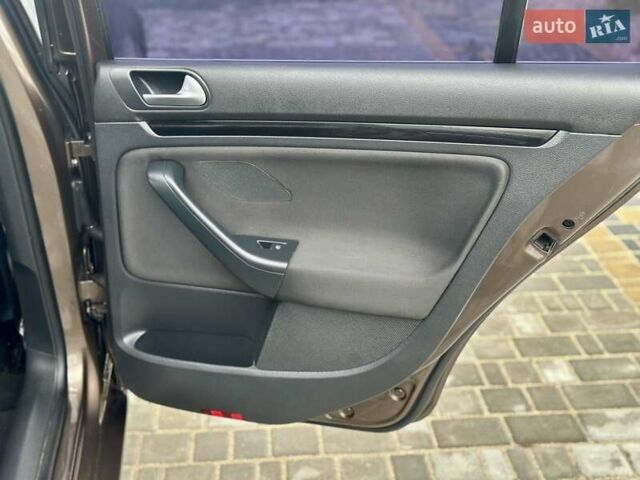 Коричневый Фольксваген Гольф, объемом двигателя 1.97 л и пробегом 237 тыс. км за 9850 $, фото 34 на Automoto.ua