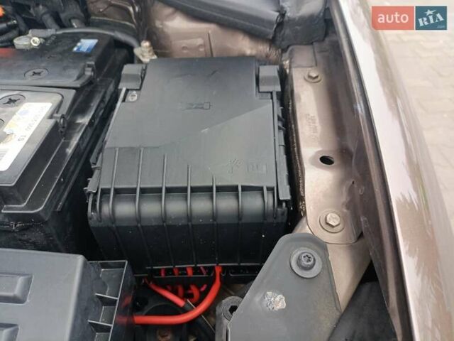 Коричневий Фольксваген Гольф, об'ємом двигуна 2 л та пробігом 233 тис. км за 11750 $, фото 25 на Automoto.ua