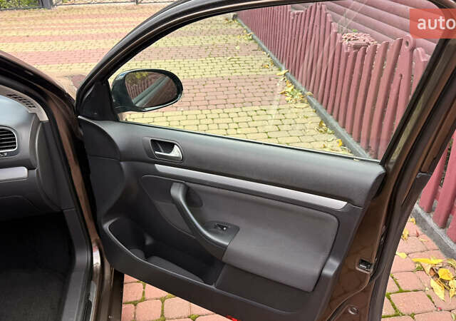 Коричневий Фольксваген Гольф, об'ємом двигуна 1.6 л та пробігом 189 тис. км за 11300 $, фото 30 на Automoto.ua