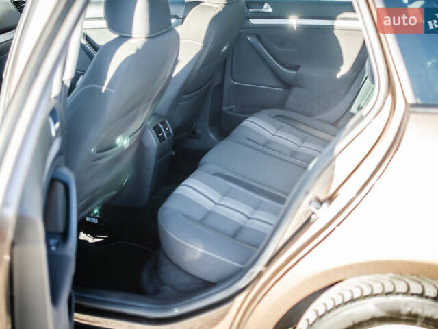 Коричневый Фольксваген Гольф, объемом двигателя 2 л и пробегом 233 тыс. км за 11700 $, фото 48 на Automoto.ua