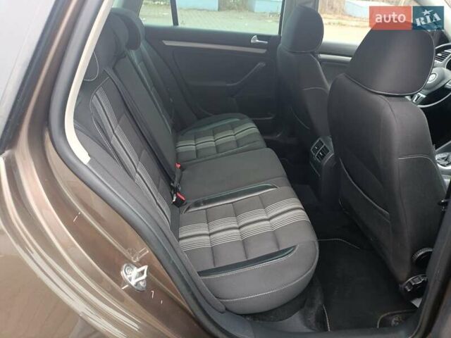 Коричневий Фольксваген Гольф, об'ємом двигуна 2 л та пробігом 233 тис. км за 11750 $, фото 17 на Automoto.ua