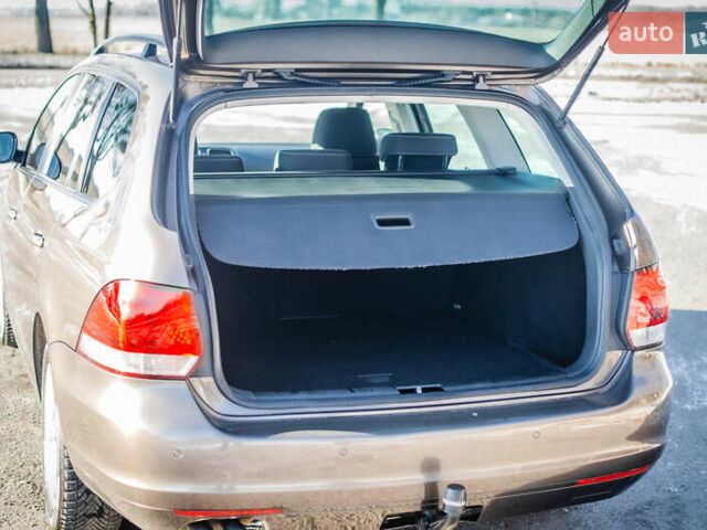 Коричневый Фольксваген Гольф, объемом двигателя 2 л и пробегом 233 тыс. км за 11700 $, фото 53 на Automoto.ua