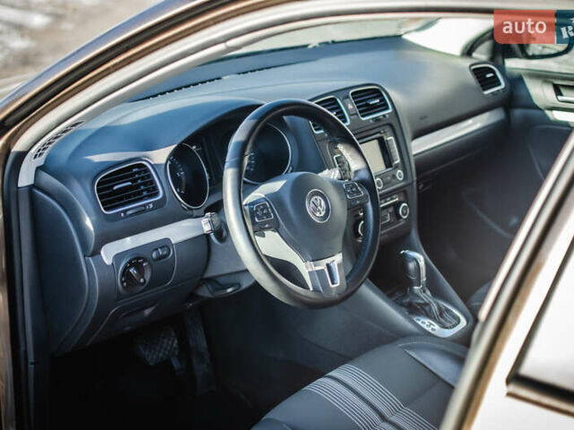 Коричневый Фольксваген Гольф, объемом двигателя 2 л и пробегом 233 тыс. км за 11700 $, фото 35 на Automoto.ua