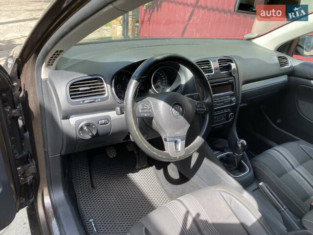 Коричневый Фольксваген Гольф, объемом двигателя 1.6 л и пробегом 200 тыс. км за 8555 $, фото 33 на Automoto.ua