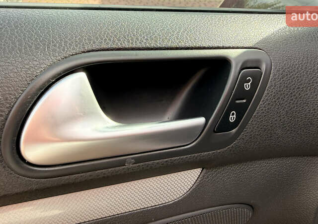 Коричневий Фольксваген Гольф, об'ємом двигуна 1.6 л та пробігом 189 тис. км за 11300 $, фото 24 на Automoto.ua