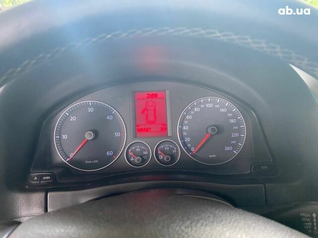 Фольксваген Гольф 2008 в Броварах на Automoto.ua Красный Фольксваген Гольф, объемом двигателя 0 л и пробегом 305 тыс. км за 7500 $, фото 8 на Automoto.ua