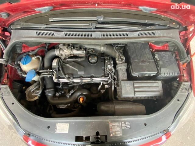 Фольксваген Гольф 2008 в Броварах на Automoto.ua Красный Фольксваген Гольф, объемом двигателя 0 л и пробегом 305 тыс. км за 7500 $, фото 7 на Automoto.ua