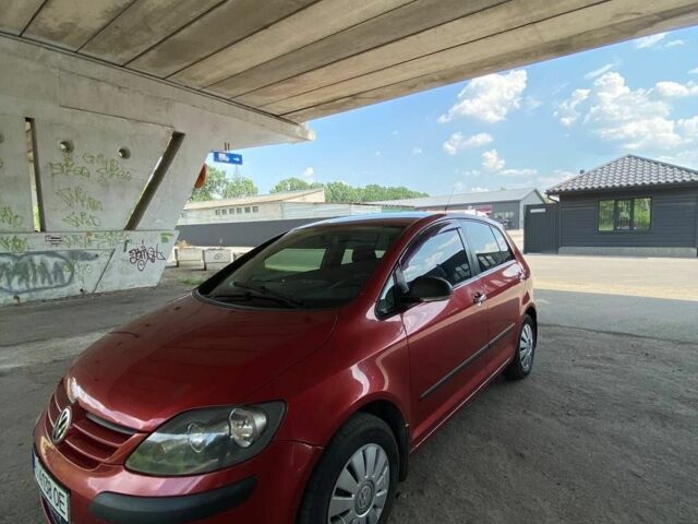 Фольксваген Гольф 2008 в Броварах на Automoto.ua Красный Фольксваген Гольф, объемом двигателя 0 л и пробегом 305 тыс. км за 7500 $, фото 9 на Automoto.ua