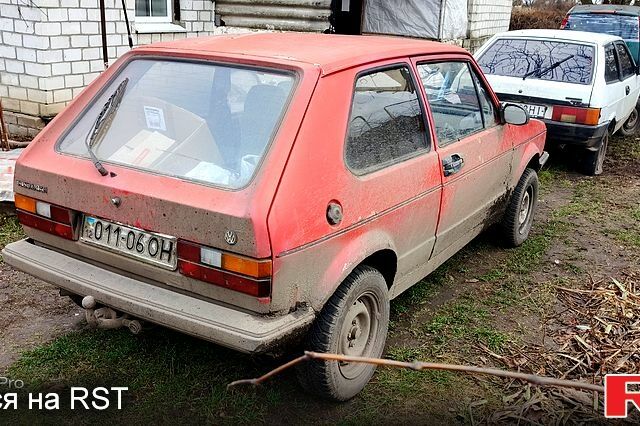 Красный Фольксваген Гольф, объемом двигателя 1.6 л и пробегом 430 тыс. км за 600 $, фото 1 на Automoto.ua