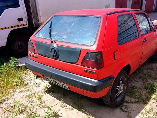 Красный Фольксваген Гольф, объемом двигателя 1.6 л и пробегом 301 тыс. км за 2030 $, фото 1 на Automoto.ua