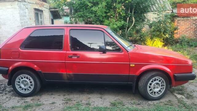 Красный Фольксваген Гольф, объемом двигателя 1.6 л и пробегом 400 тыс. км за 2600 $, фото 5 на Automoto.ua