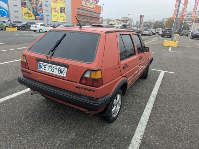 Красный Фольксваген Гольф, объемом двигателя 1.6 л и пробегом 300 тыс. км за 1400 $, фото 3 на Automoto.ua