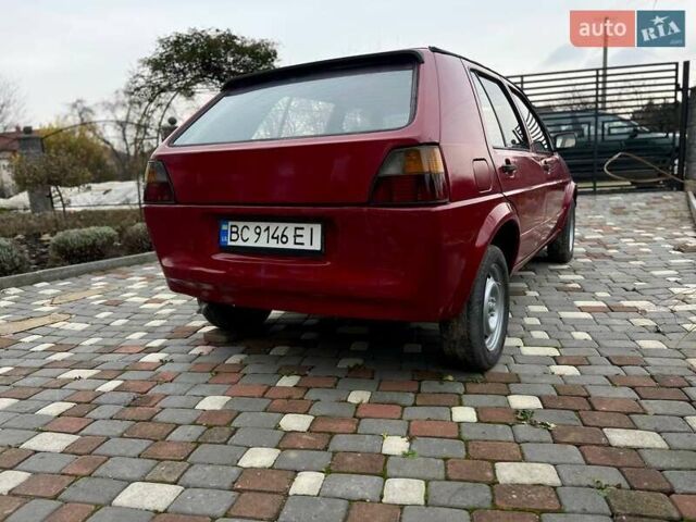 Красный Фольксваген Гольф, объемом двигателя 1.6 л и пробегом 32 тыс. км за 850 $, фото 3 на Automoto.ua