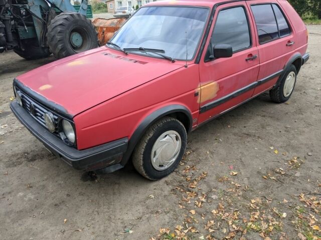 Красный Фольксваген Гольф, объемом двигателя 1.3 л и пробегом 320 тыс. км за 700 $, фото 1 на Automoto.ua