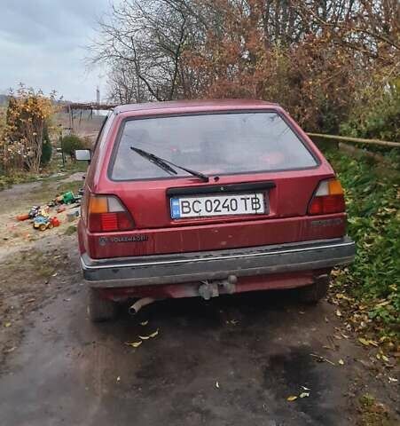 Красный Фольксваген Гольф, объемом двигателя 1.6 л и пробегом 300 тыс. км за 1400 $, фото 1 на Automoto.ua