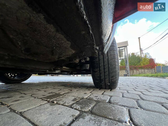 Червоний Фольксваген Гольф, об'ємом двигуна 1.6 л та пробігом 357 тис. км за 2800 $, фото 25 на Automoto.ua