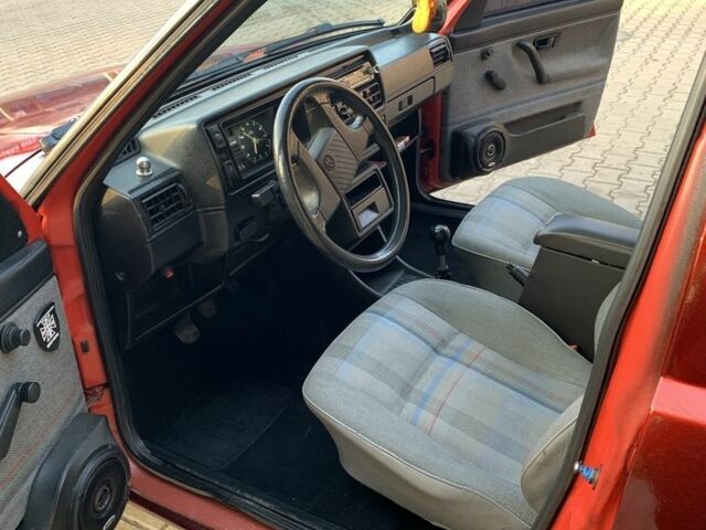 Червоний Фольксваген Гольф, об'ємом двигуна 1.8 л та пробігом 106 тис. км за 3000 $, фото 7 на Automoto.ua