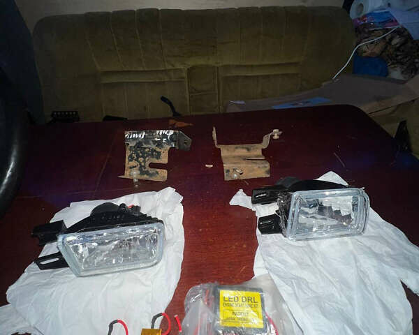 Червоний Фольксваген Гольф, об'ємом двигуна 1.6 л та пробігом 357 тис. км за 2800 $, фото 34 на Automoto.ua