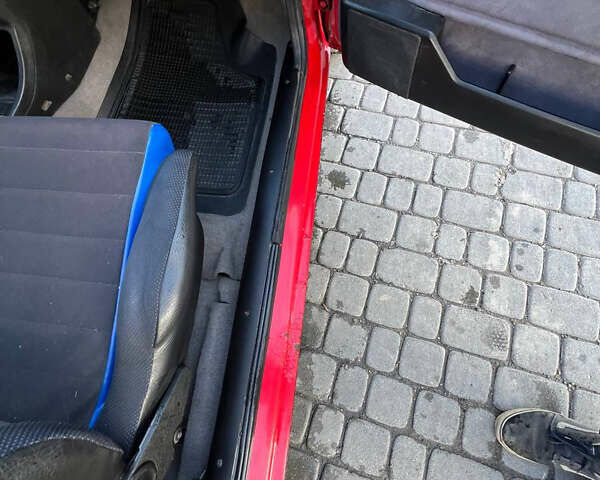 Червоний Фольксваген Гольф, об'ємом двигуна 1.6 л та пробігом 357 тис. км за 2800 $, фото 18 на Automoto.ua