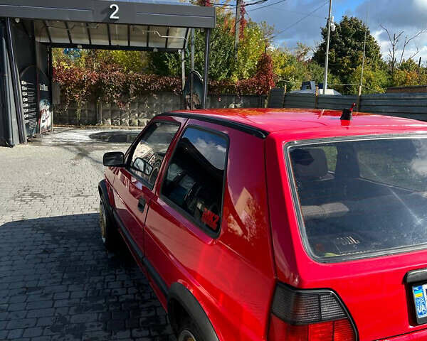 Червоний Фольксваген Гольф, об'ємом двигуна 1.6 л та пробігом 357 тис. км за 2800 $, фото 5 на Automoto.ua