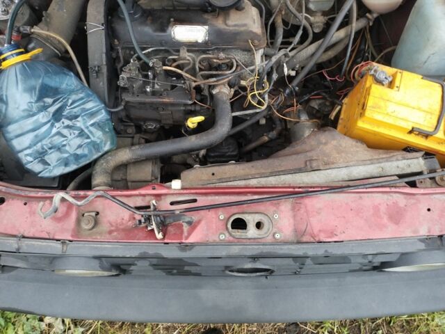 Красный Фольксваген Гольф, объемом двигателя 0 л и пробегом 400 тыс. км за 500 $, фото 6 на Automoto.ua