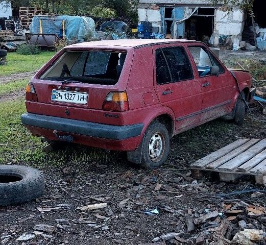 Червоний Фольксваген Гольф, об'ємом двигуна 1.6 л та пробігом 100 тис. км за 500 $, фото 2 на Automoto.ua