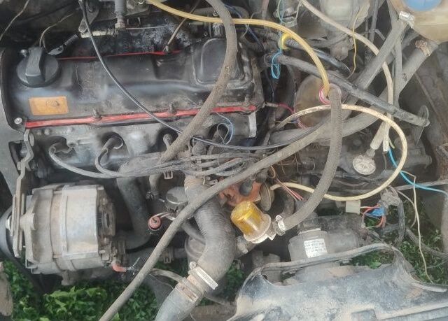 Червоний Фольксваген Гольф, об'ємом двигуна 1.8 л та пробігом 350 тис. км за 650 $, фото 8 на Automoto.ua