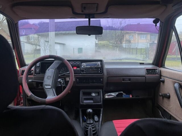 Червоний Фольксваген Гольф, об'ємом двигуна 1.6 л та пробігом 420 тис. км за 1200 $, фото 7 на Automoto.ua