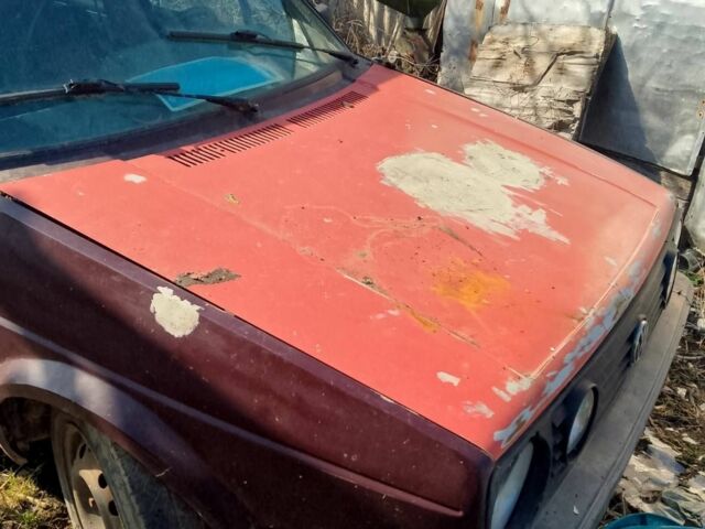 Червоний Фольксваген Гольф, об'ємом двигуна 1.8 л та пробігом 350 тис. км за 650 $, фото 3 на Automoto.ua