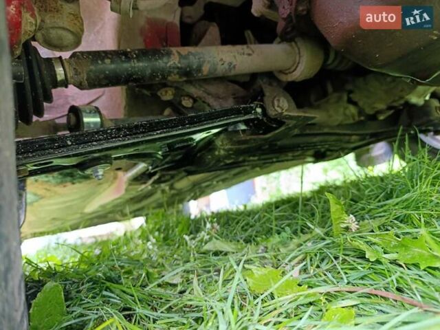 Красный Фольксваген Гольф, объемом двигателя 1.6 л и пробегом 167 тыс. км за 3200 $, фото 3 на Automoto.ua
