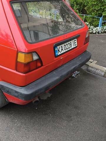 Красный Фольксваген Гольф, объемом двигателя 1.6 л и пробегом 423 тыс. км за 2400 $, фото 4 на Automoto.ua