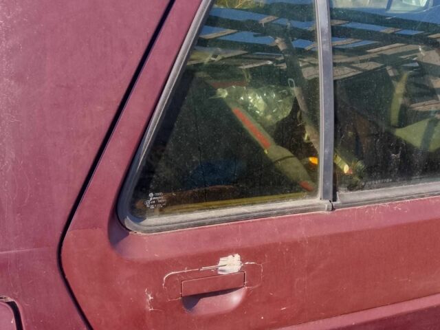 Червоний Фольксваген Гольф, об'ємом двигуна 1.8 л та пробігом 350 тис. км за 650 $, фото 4 на Automoto.ua