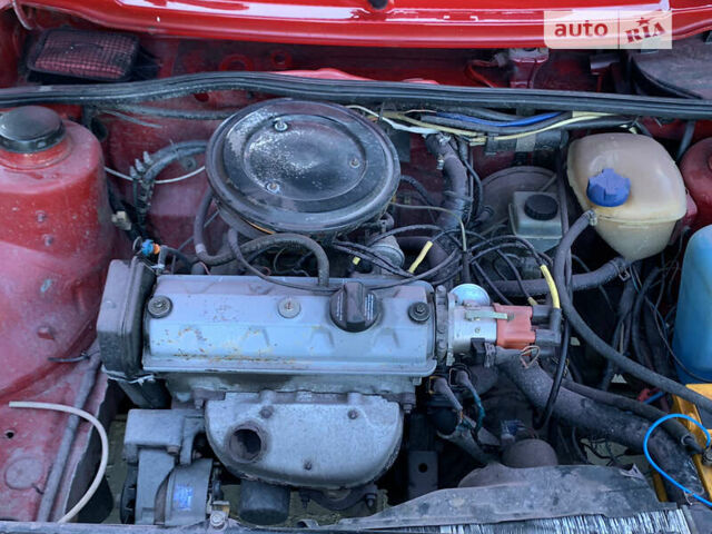 Красный Фольксваген Гольф, объемом двигателя 1.27 л и пробегом 401 тыс. км за 1500 $, фото 21 на Automoto.ua