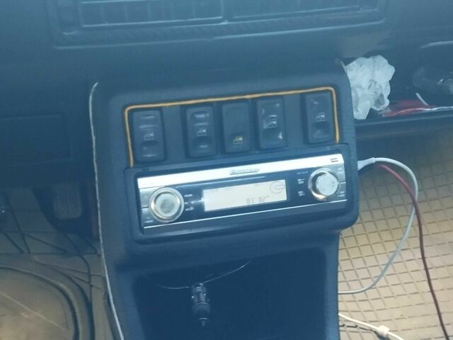 Красный Фольксваген Гольф, объемом двигателя 2 л и пробегом 350 тыс. км за 8000 $, фото 6 на Automoto.ua