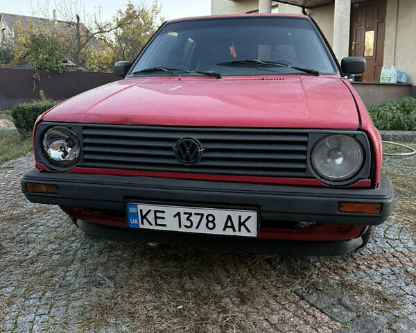 Красный Фольксваген Гольф, объемом двигателя 1.6 л и пробегом 178 тыс. км за 900 $, фото 1 на Automoto.ua