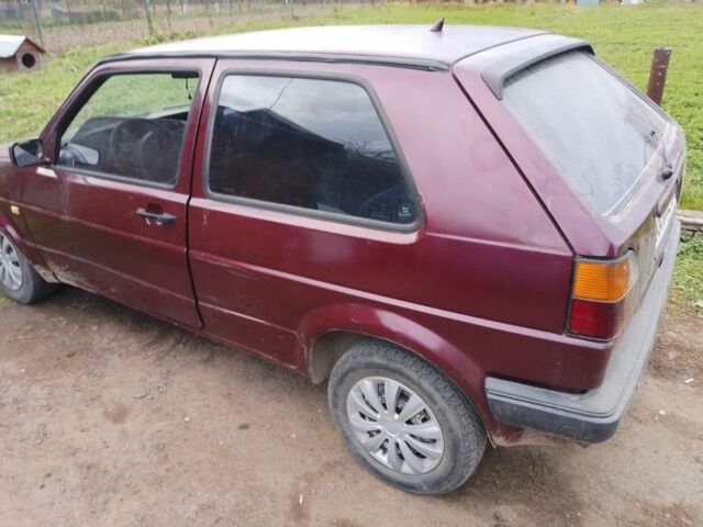 Красный Фольксваген Гольф, объемом двигателя 1.6 л и пробегом 220 тыс. км за 350 $, фото 2 на Automoto.ua