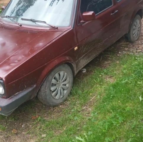 Красный Фольксваген Гольф, объемом двигателя 0 л и пробегом 298 тыс. км за 400 $, фото 5 на Automoto.ua