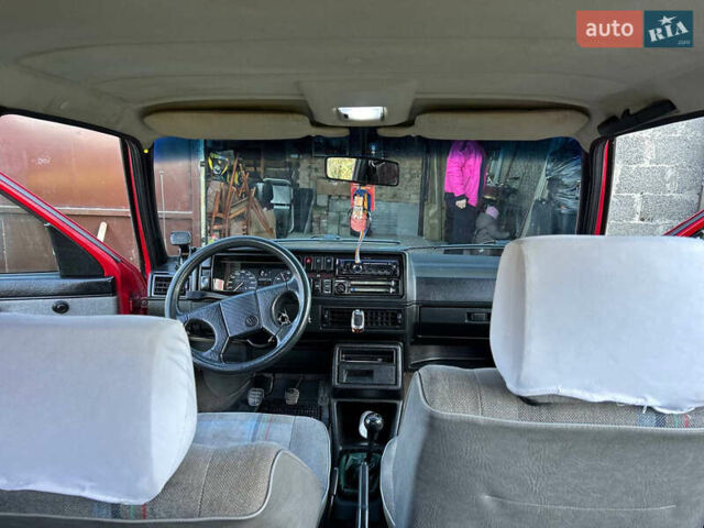 Красный Фольксваген Гольф, объемом двигателя 1.6 л и пробегом 352 тыс. км за 1999 $, фото 19 на Automoto.ua