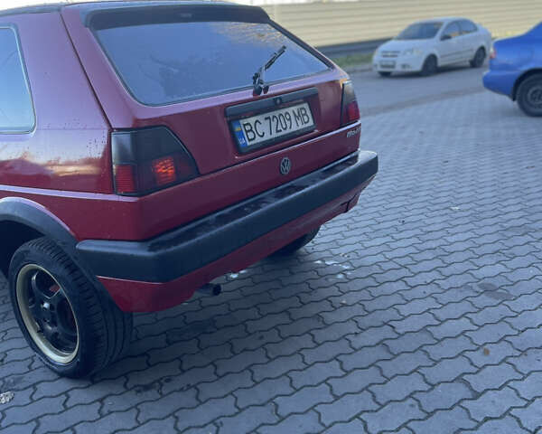 Красный Фольксваген Гольф, объемом двигателя 1.3 л и пробегом 450 тыс. км за 2500 $, фото 2 на Automoto.ua