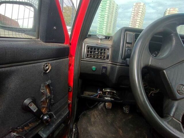 Фольксваген Гольф 1988 у Одесі на Automoto.ua Червоний Фольксваген Гольф, об'ємом двигуна 1.3 л та пробігом 200 тис. км за 900 $, фото 11 на Automoto.ua